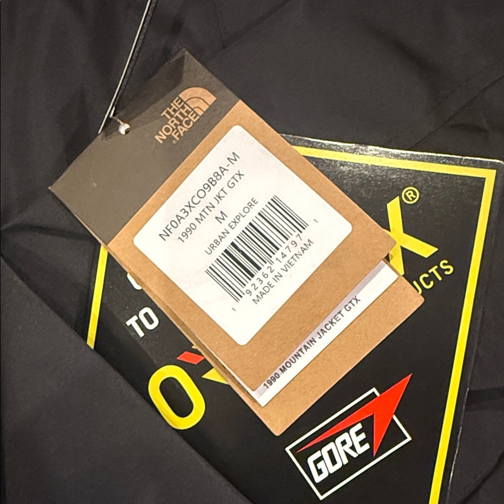 The North Face Men's Black 1990 mountain GTX GORE-TEX Jacket - Picture 6 of 6